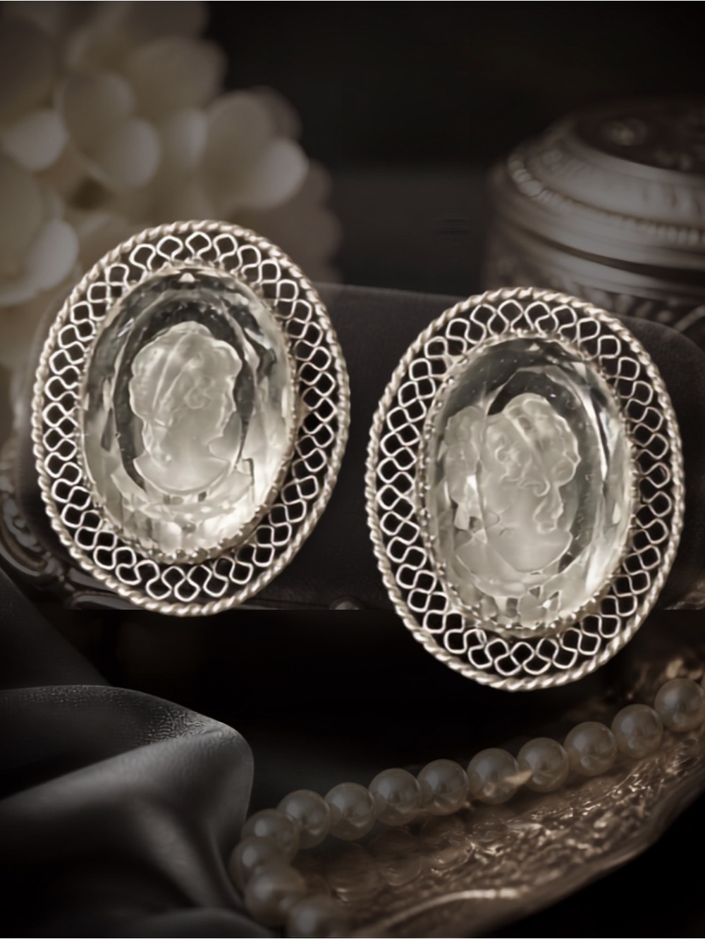 Whiting & Davis Intaglio Glass Cameo Clip-On Earrings 1.25” 1812